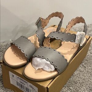 Gray Scalloped Sandals- women’s size 7